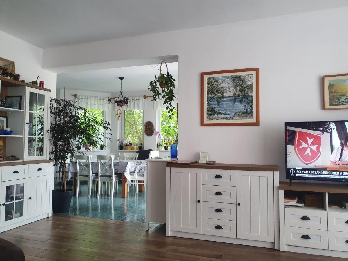 Feher Rozsa Apartman チェーセクトマイ エクステリア 写真