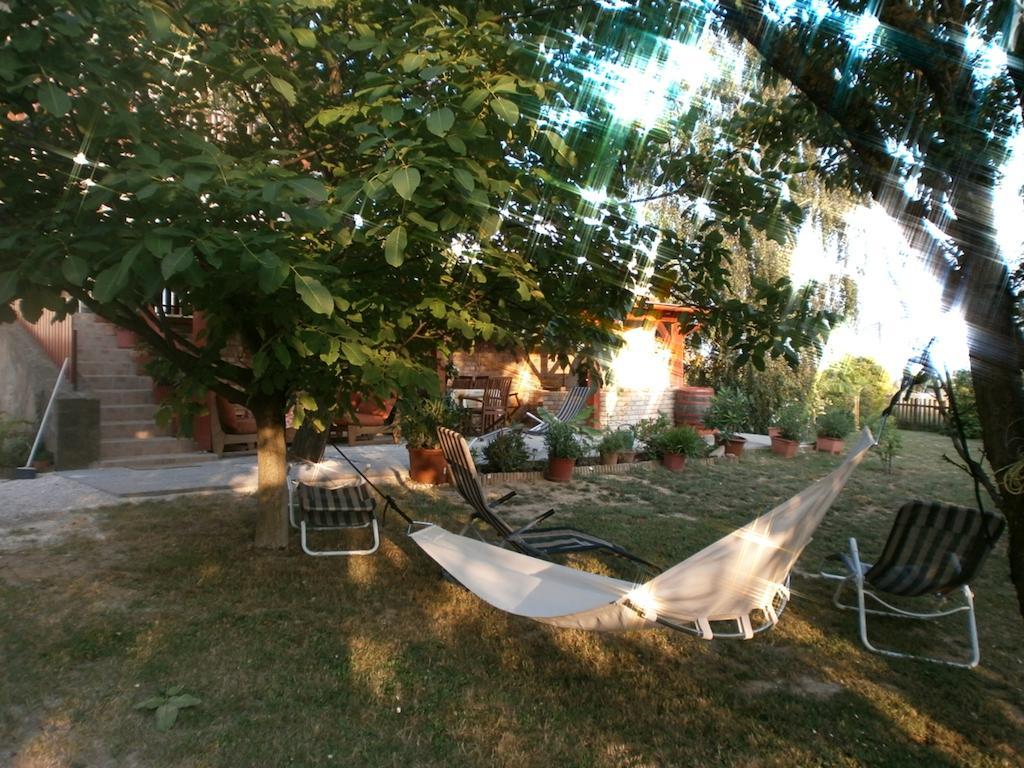 Feher Rozsa Apartman チェーセクトマイ 部屋 写真